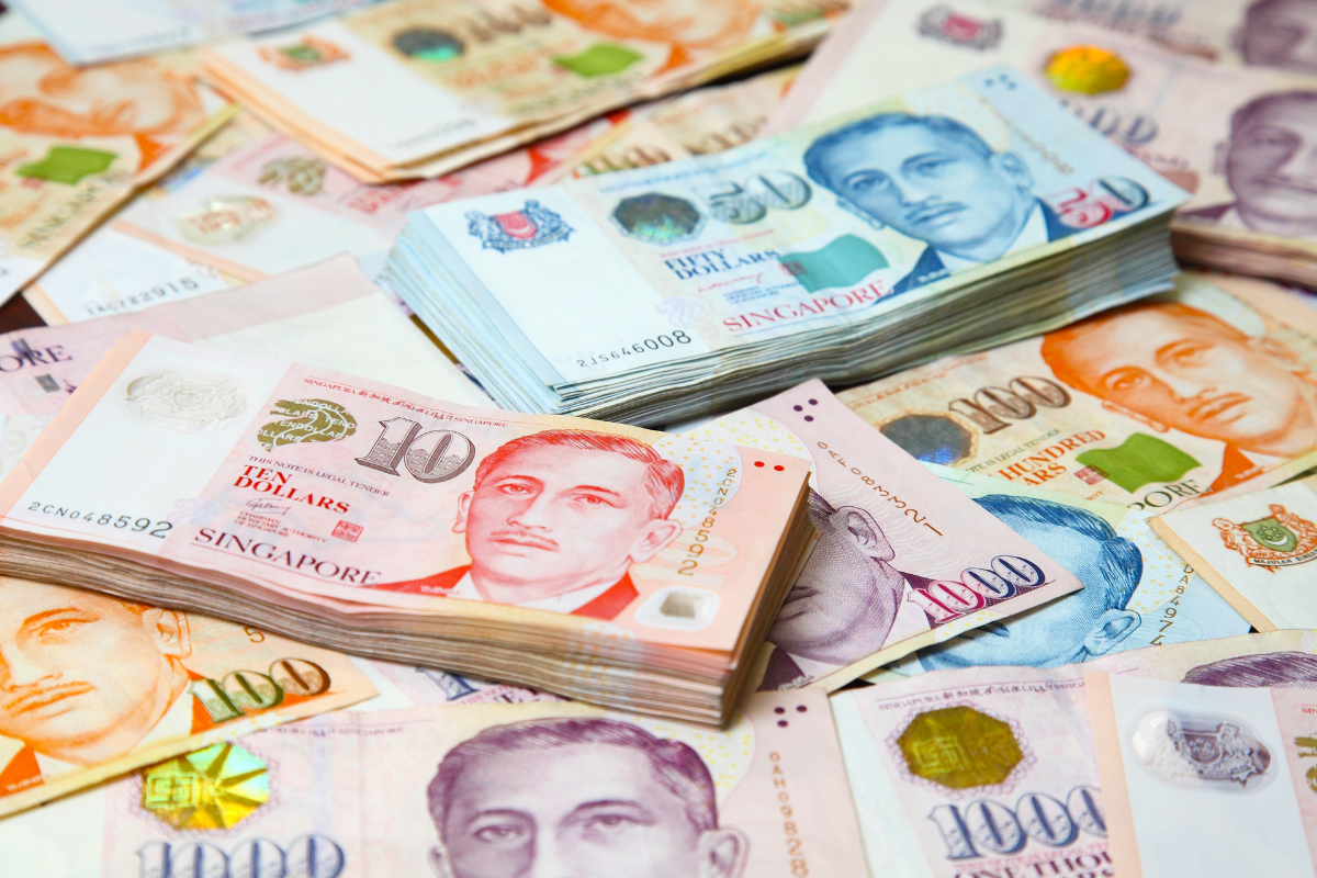 Why Are Licensed Money Lenders Faster Than Banks for Urgent Cash Needs in Singapore?